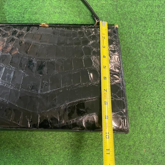 Large Vintage Vassar Style Alligator Handbag - Picture 6 of 10